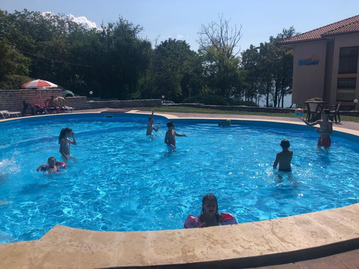 Bisser Hotel - Free Parking - Free Pool Access Balchik Esterno foto