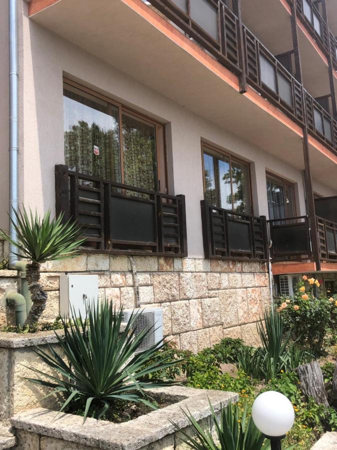 Bisser Hotel - Free Parking - Free Pool Access Balchik Esterno foto