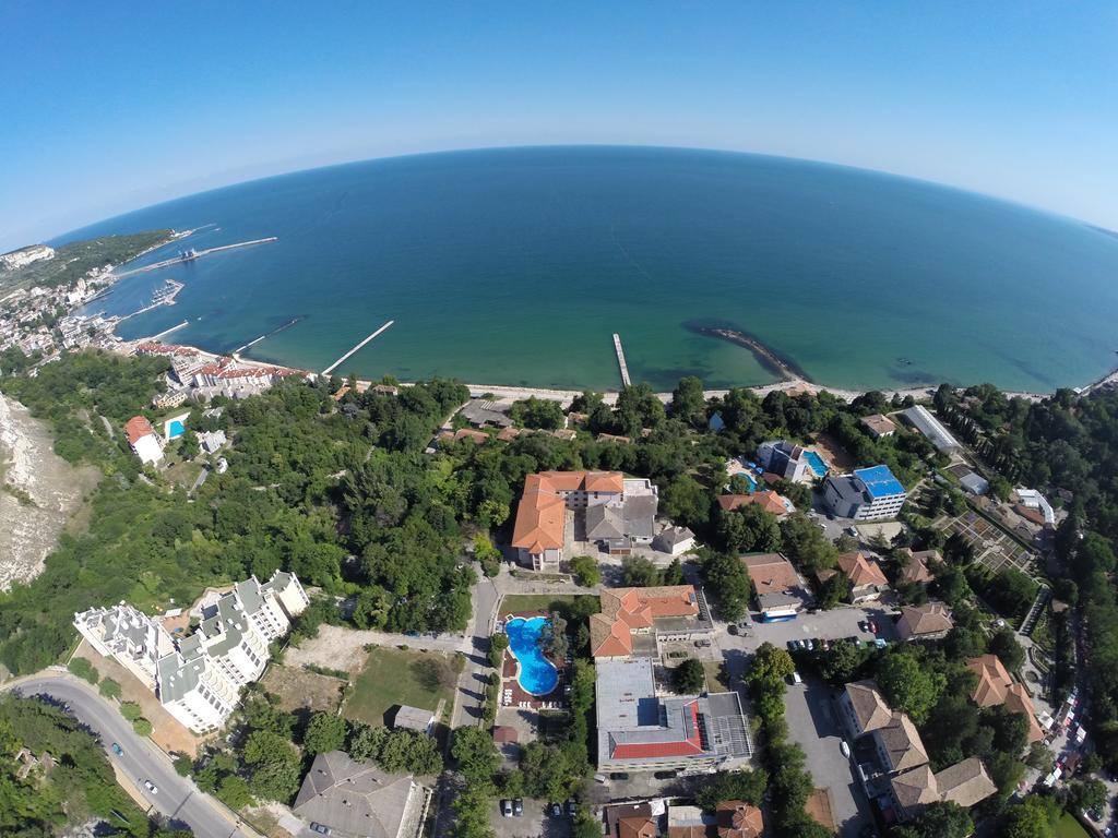 Bisser Hotel - Free Parking - Free Pool Access Balchik Esterno foto