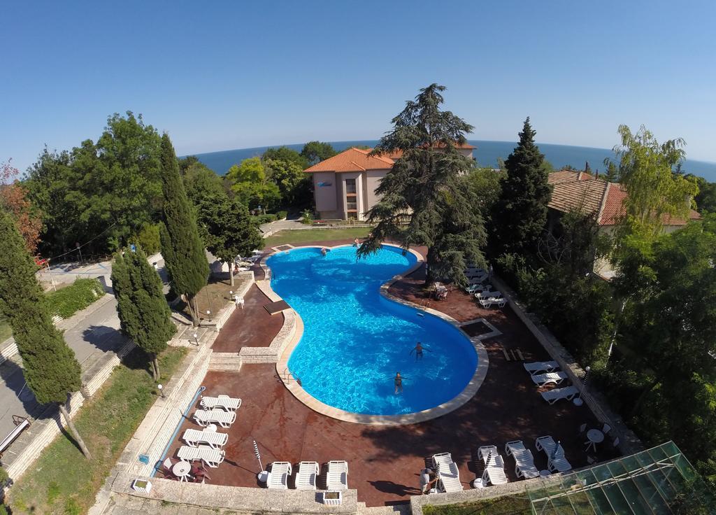 Bisser Hotel - Free Parking - Free Pool Access Balchik Esterno foto