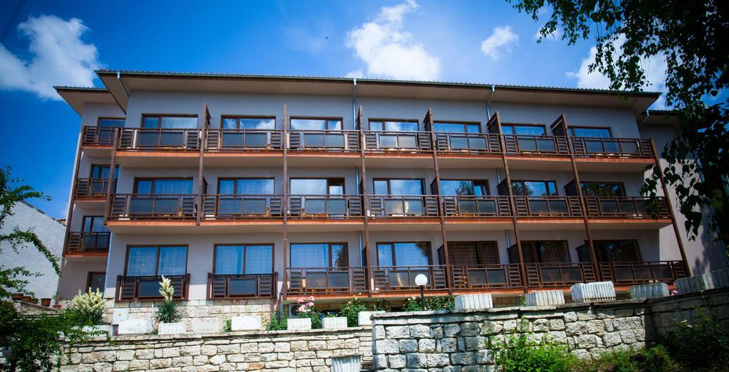 Bisser Hotel - Free Parking - Free Pool Access Balchik Esterno foto