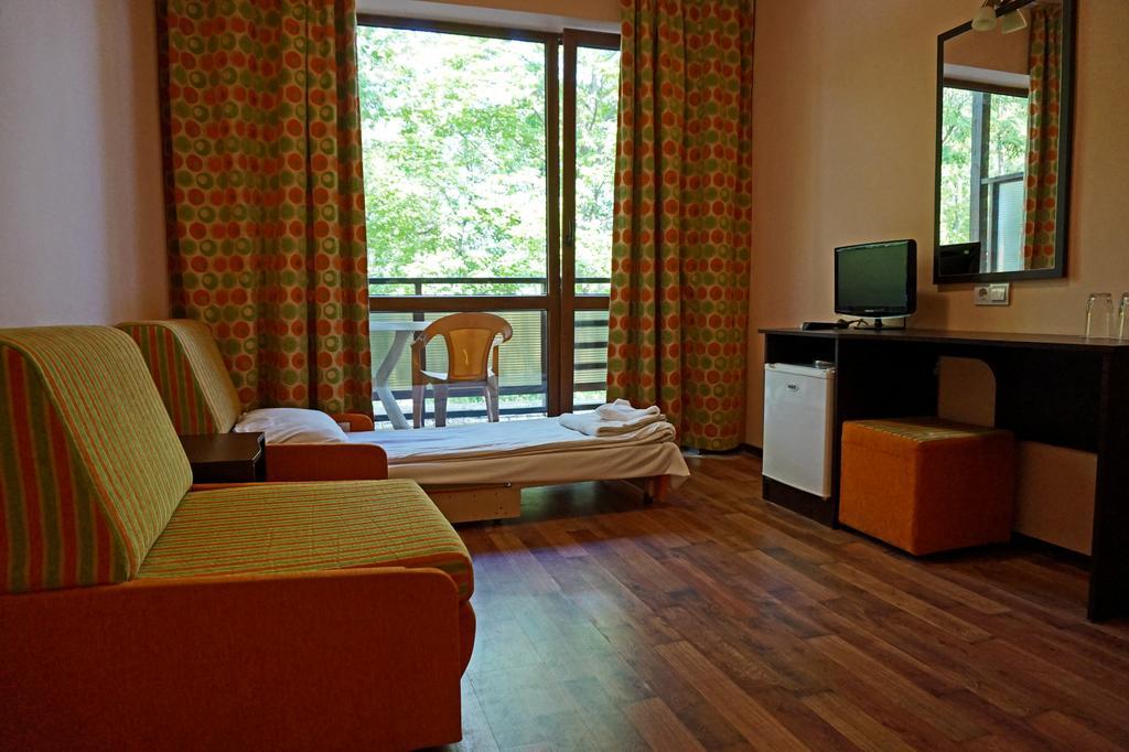 Bisser Hotel - Free Parking - Free Pool Access Balchik Esterno foto