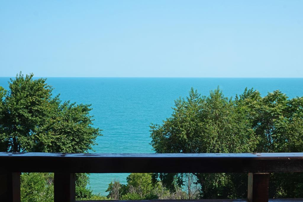 Bisser Hotel - Free Parking - Free Pool Access Balchik Esterno foto
