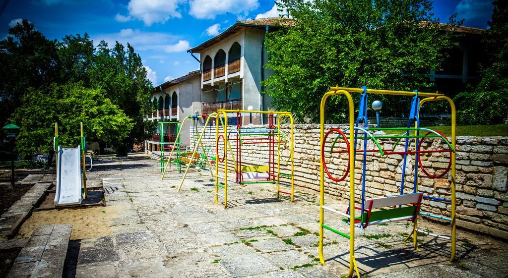 Bisser Hotel - Free Parking - Free Pool Access Balchik Esterno foto