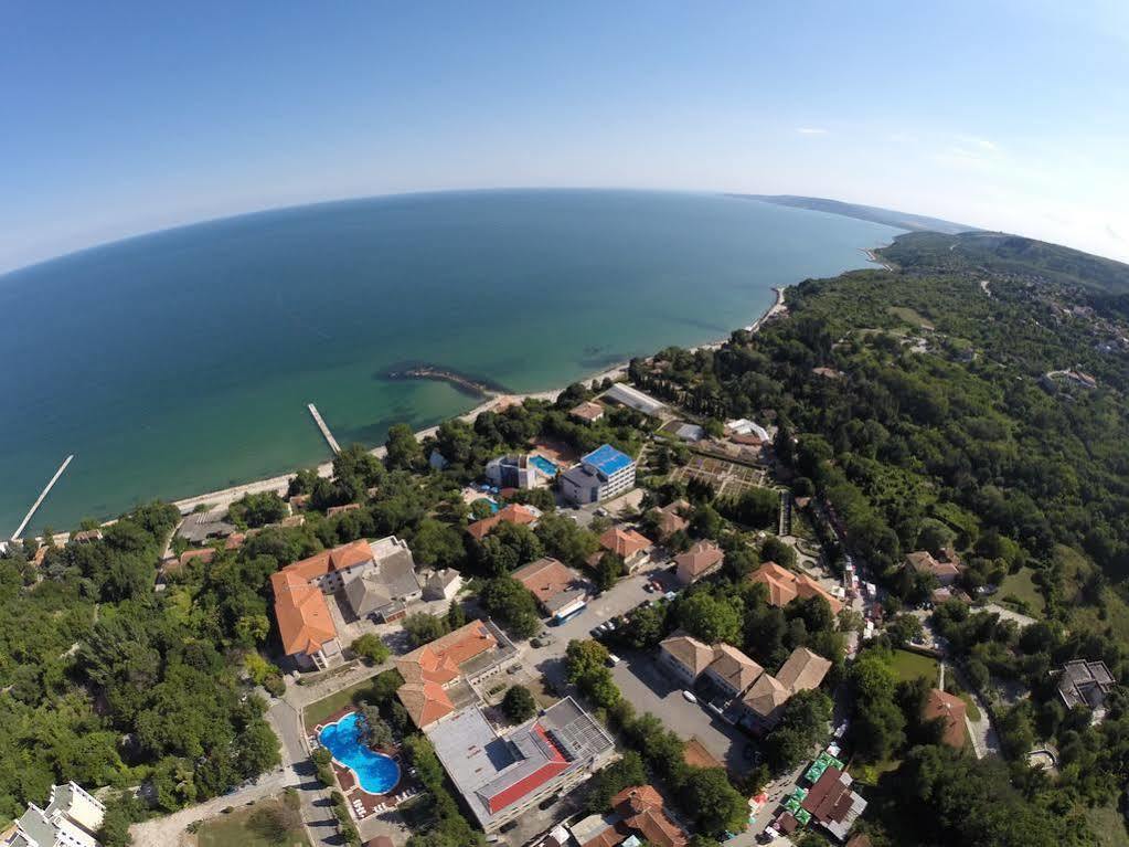 Bisser Hotel - Free Parking - Free Pool Access Balchik Esterno foto