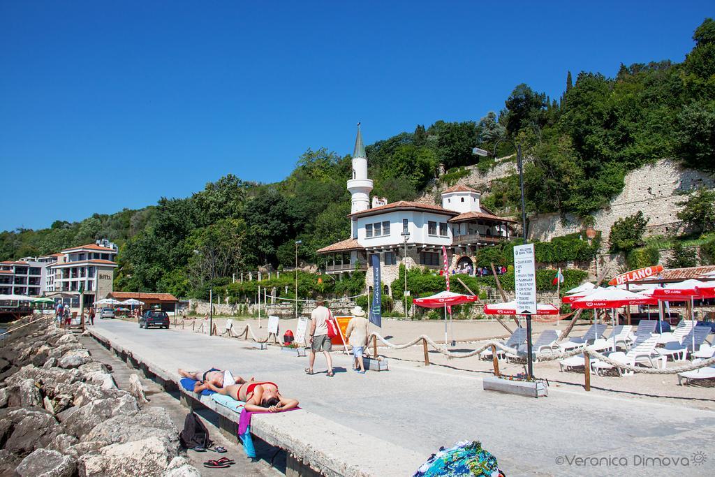 Bisser Hotel - Free Parking - Free Pool Access Balchik Esterno foto